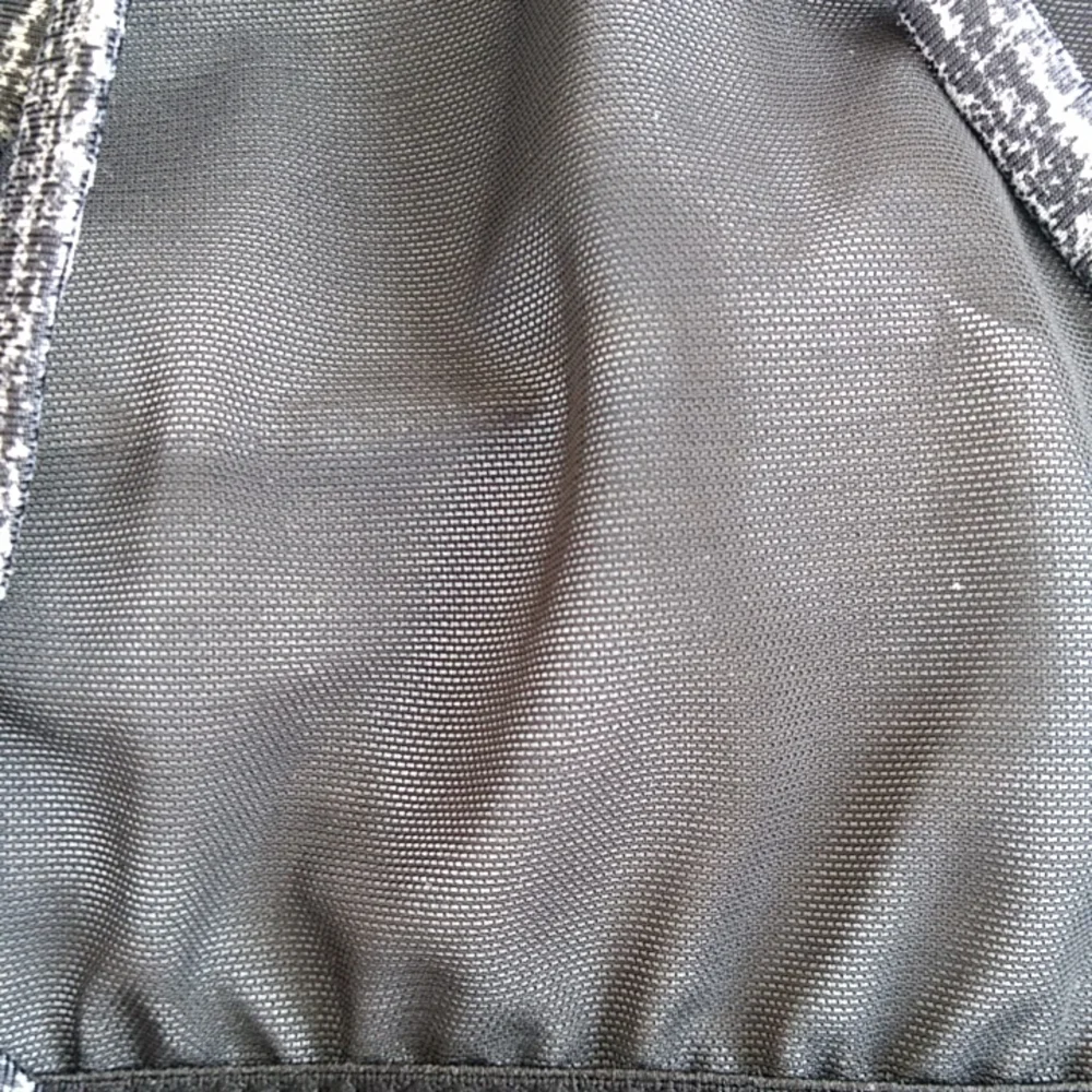 Victoria Sport Strappy Padded Sports Bra M Black White - Picture 11 of 16